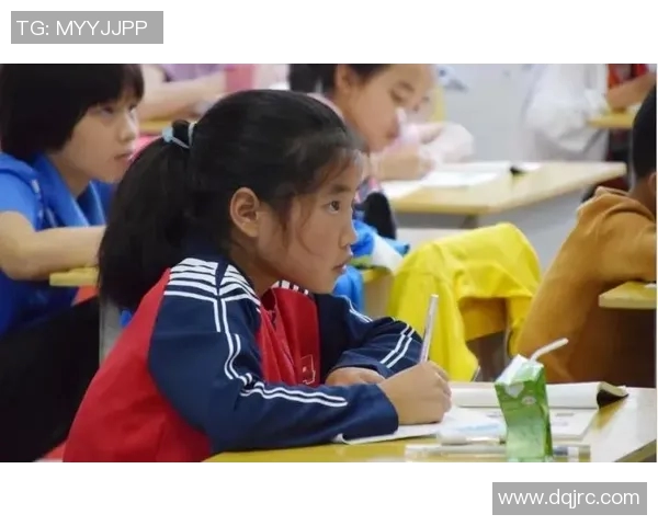 我心中的足球明星与我喜欢的女孩的美好故事