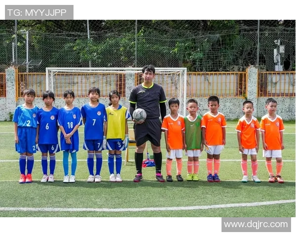 足球明星也有平凡生活揭秘他们的日常与普通人无异的真实一面 足球明星也有平凡生活揭秘他们的日常与普通人无异的真实一面